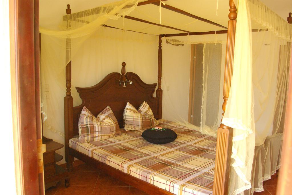 Bed and Breakfast Zum Deutschen à Bentota Chambre photo