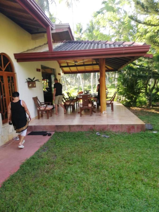 Bed and Breakfast Zum Deutschen à Bentota Extérieur photo